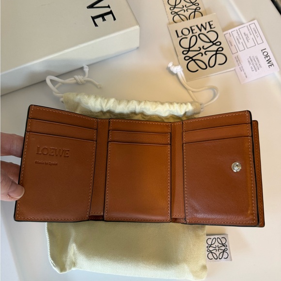 Loewe Beige Leather Card Holder - Picture 2 of 8